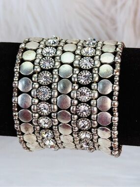 Vintage aged Silvertone crystal Beaded Stretch white band Bracelet